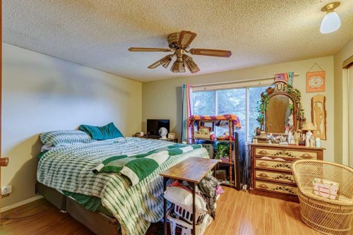 864 Queensland Drive Se, Calgary, AB - Outdoor