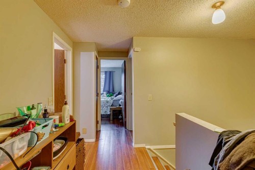 864 Queensland Drive Se, Calgary, AB 