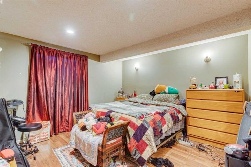 864 Queensland Drive Se, Calgary, AB 