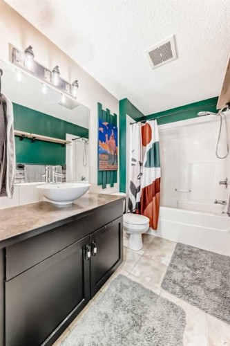 2105-211 Aspen Stone Boulevard Sw, Calgary, AB - Indoor Photo Showing Bathroom