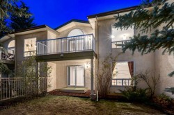 114 Strathlorne Mews SW Calgary, AB T3H 1V1