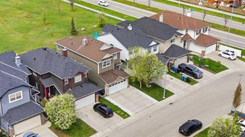 118 Saddletree Close Ne, Calgary, AB - Outdoor