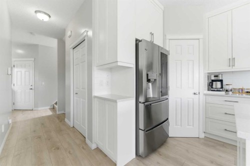 118 Saddletree Close Ne, Calgary, AB - Indoor Photo Showing Kitchen