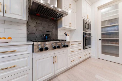 17 Cattail Run, Rural Rocky View County, AB - Indoor Photo Showing Kitchen