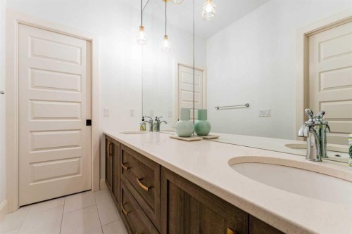 17 Cattail Run, Rural Rocky View County, AB - Indoor Photo Showing Bathroom