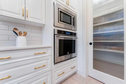 17 Cattail Run, Rural Rocky View County, AB - Indoor Photo Showing Kitchen