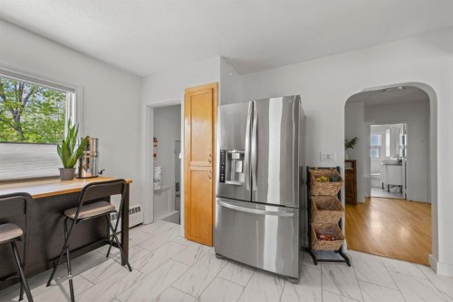 2615 17A Street Sw, Calgary, AB - Indoor