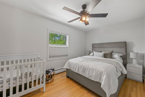 2615 17A Street Sw, Calgary, AB - Indoor Photo Showing Bedroom