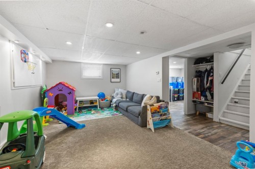 2615 17A Street Sw, Calgary, AB - Indoor