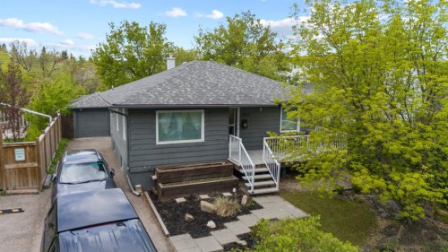2615 17A Street Sw, Calgary, AB - Outdoor