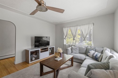 2615 17A Street Sw, Calgary, AB - Indoor Photo Showing Living Room