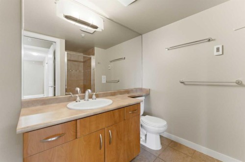 1302-1078 6 Avenue Sw, Calgary, AB - Indoor Photo Showing Bathroom
