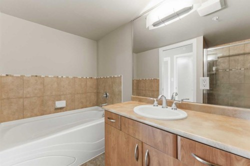 1302-1078 6 Avenue Sw, Calgary, AB - Indoor Photo Showing Bathroom