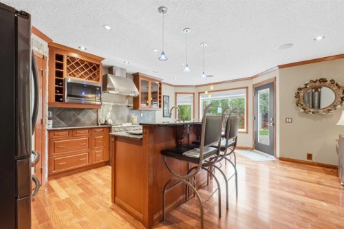 61 Millview Park Sw, Calgary, AB - Indoor Photo Showing Kitchen