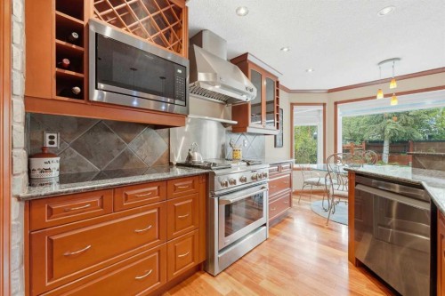 61 Millview Park Sw, Calgary, AB - Indoor Photo Showing Kitchen