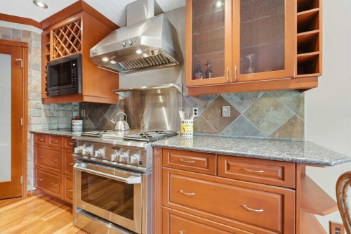 61 Millview Park Sw, Calgary, AB - Indoor Photo Showing Kitchen