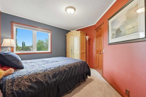 61 Millview Park Sw, Calgary, AB - Indoor Photo Showing Bedroom