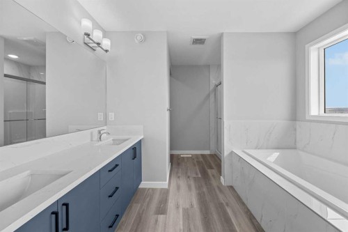 74 Lucas Place Nw, Calgary, AB - Indoor Photo Showing Bathroom