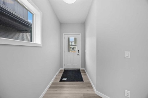 74 Lucas Place Nw, Calgary, AB - Indoor Photo Showing Other Room