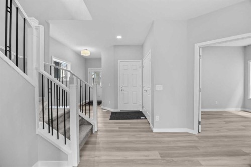 74 Lucas Place Nw, Calgary, AB - Indoor Photo Showing Other Room