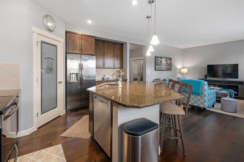 124 Evergreen Circle Sw, Calgary, AB - Indoor Photo Showing Kitchen