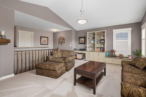 124 Evergreen Circle Sw, Calgary, AB - Indoor Photo Showing Living Room