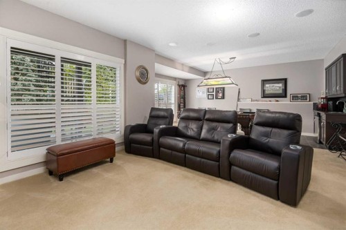 124 Evergreen Circle Sw, Calgary, AB - Indoor Photo Showing Living Room