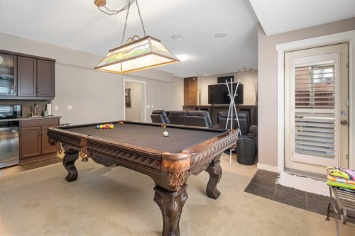 124 Evergreen Circle Sw, Calgary, AB - Indoor Photo Showing Other Room