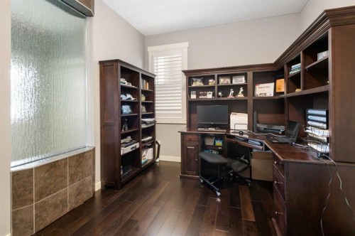 124 Evergreen Circle Sw, Calgary, AB - Indoor Photo Showing Office