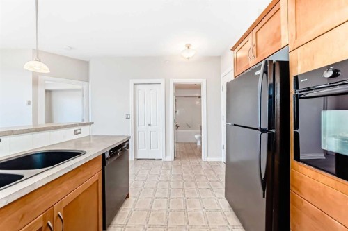 410-3111 34 Avenue Nw, Calgary, AB - Indoor Photo Showing Kitchen