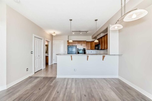 410-3111 34 Avenue Nw, Calgary, AB - Indoor Photo Showing Kitchen