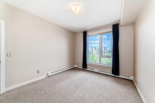 410-3111 34 Avenue Nw, Calgary, AB - Indoor Photo Showing Other Room