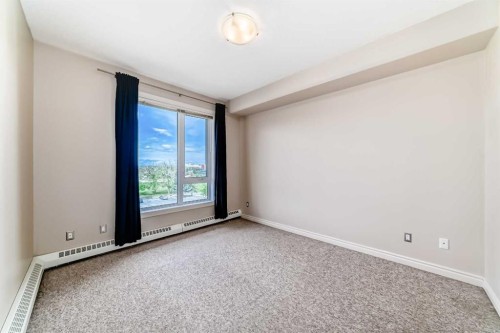 410-3111 34 Avenue Nw, Calgary, AB - Indoor Photo Showing Other Room