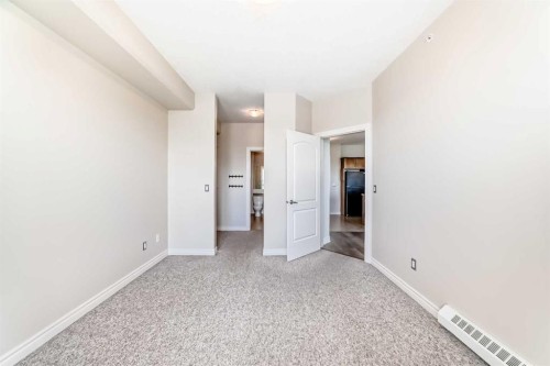 410-3111 34 Avenue Nw, Calgary, AB - Indoor Photo Showing Other Room