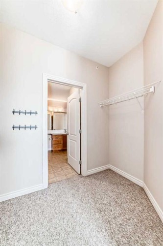 410-3111 34 Avenue Nw, Calgary, AB - Indoor