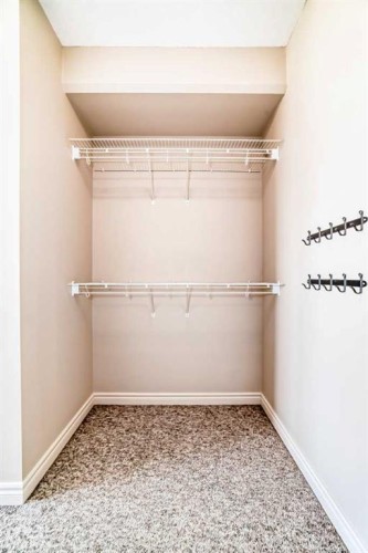 410-3111 34 Avenue Nw, Calgary, AB - Indoor With Storage