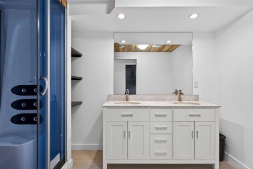 9 Westridge Way, Okotoks, AB - Indoor Photo Showing Bathroom