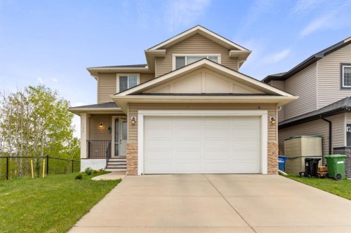 126 Bayview Street SW Airdrie, AB T4B 3V1