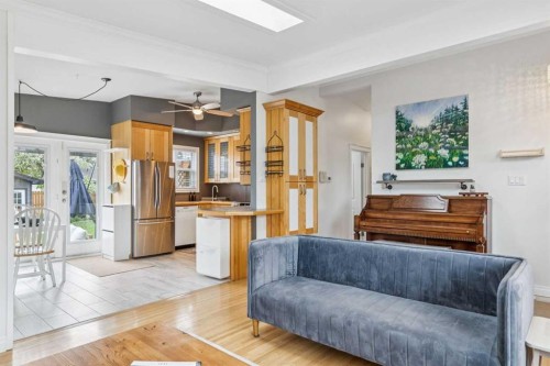 10651 Shillington Crescent Sw, Calgary, AB - Indoor