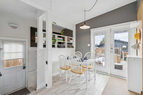10651 Shillington Crescent Sw, Calgary, AB - Indoor Photo Showing Dining Room