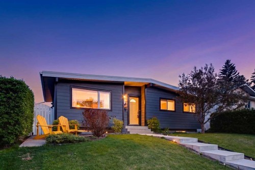 10651 Shillington Crescent Sw, Calgary, AB - Outdoor