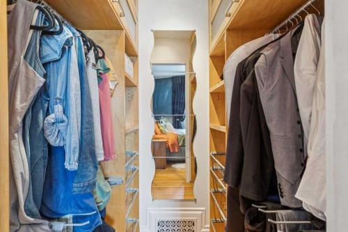 10651 Shillington Crescent Sw, Calgary, AB - Indoor With Storage