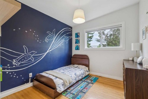 10651 Shillington Crescent Sw, Calgary, AB - Indoor Photo Showing Bedroom