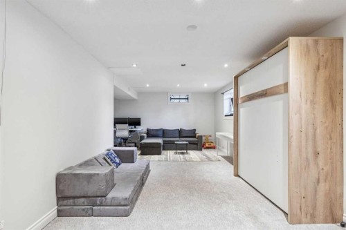 10651 Shillington Crescent Sw, Calgary, AB - Indoor