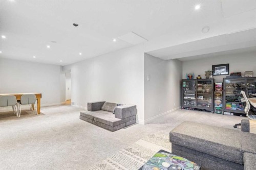 10651 Shillington Crescent Sw, Calgary, AB - Indoor