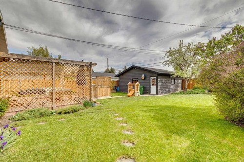 10651 Shillington Crescent Sw, Calgary, AB - Outdoor