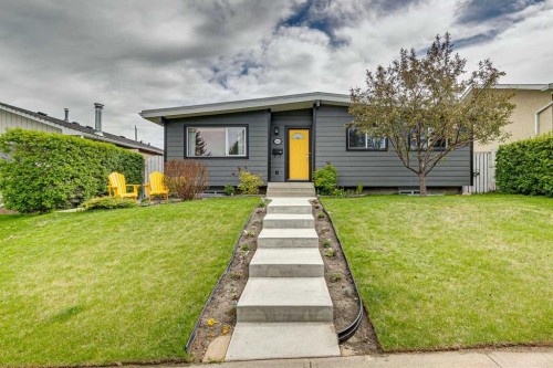 10651 Shillington Crescent Sw, Calgary, AB - Outdoor