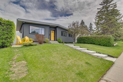 10651 Shillington Crescent Sw, Calgary, AB - Outdoor