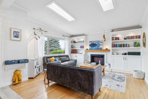 10651 Shillington Crescent Sw, Calgary, AB - Indoor With Fireplace