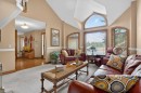 935 Shawnee Drive Sw, Calgary, AB  - Indoor Photo Showing Living Room 
